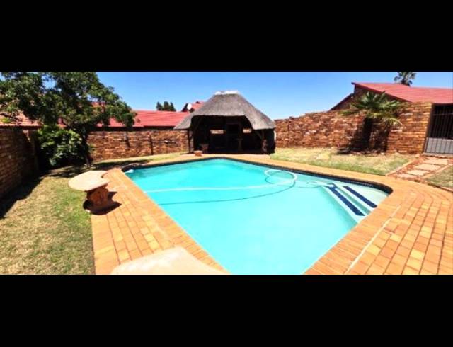 3 BEDROOM CLUSTER FOR SALE IN SOUTH CREST